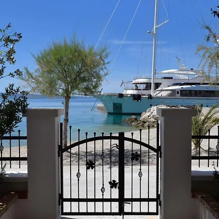 Beach Apartment *