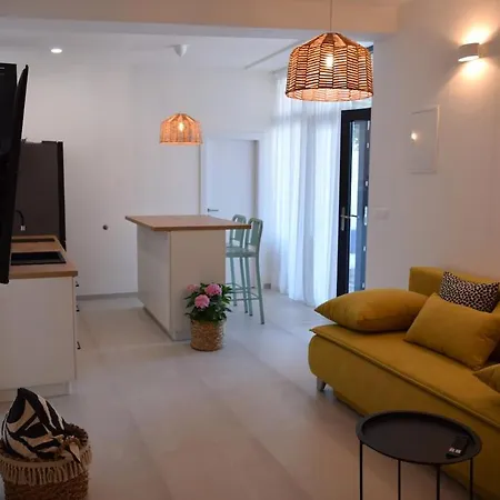 Beach Apartment Apartment Jesenice (Split-Dalmatia)