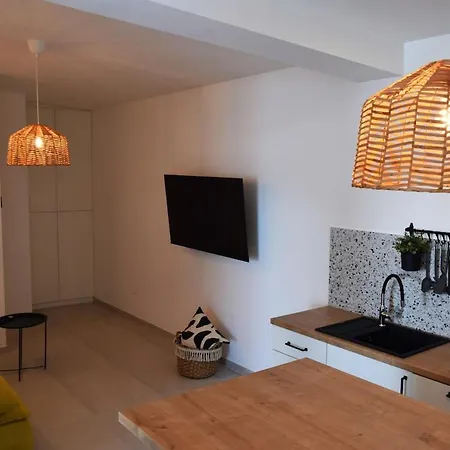 Beach Apartment Jesenice (Split-Dalmatia)
