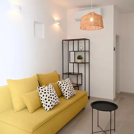 Apartment Beach Apartment Jesenice (Split-Dalmatia)