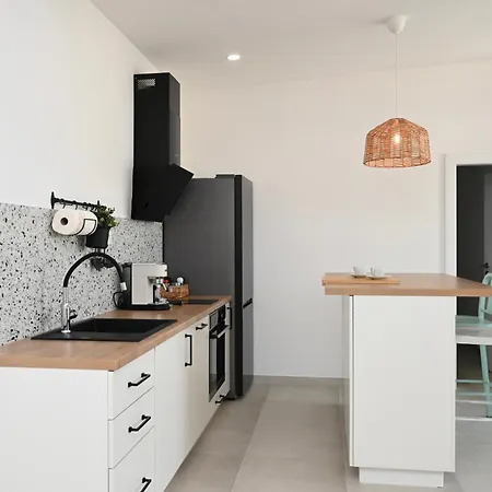 Beach Apartment *